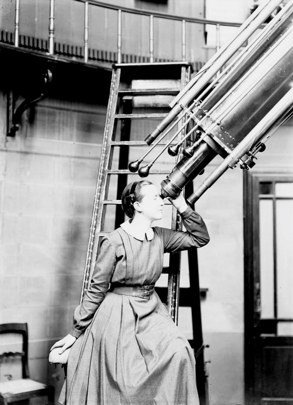 Sheila Slatery al telescopio Amici; 14 maggio 1933.